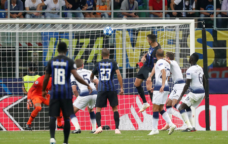  拉齐奥补时绝杀佛罗伦萨收获宝贵三分  