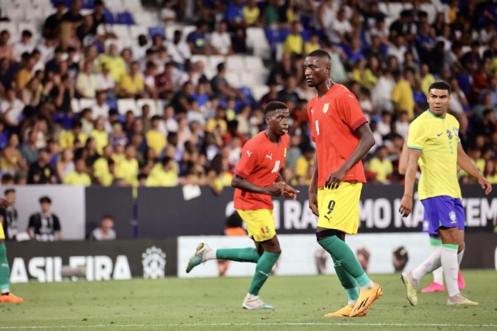  摩纳哥青年军异军突起，法甲争冠格局生变  